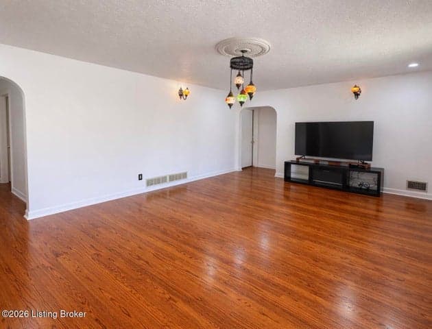 6806 Mariposa Dr, Louisville - photo 4 of 19