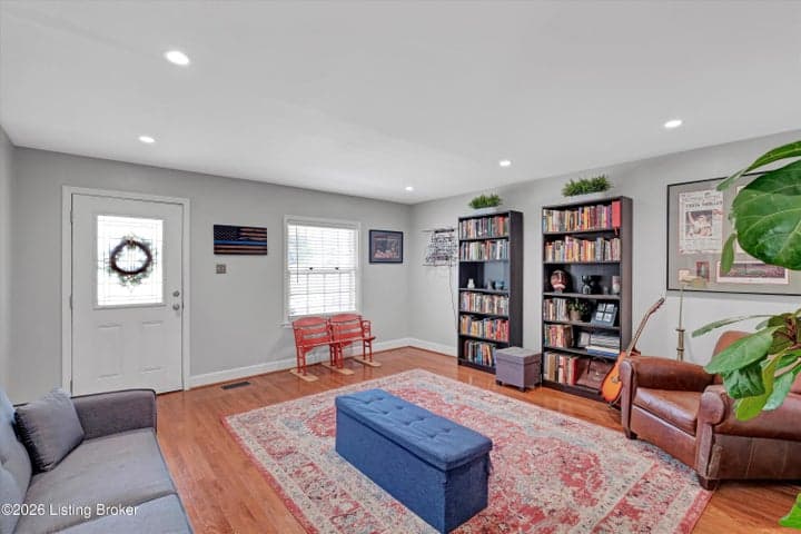 902 Ellison Ave, Louisville - photo 4 of 38