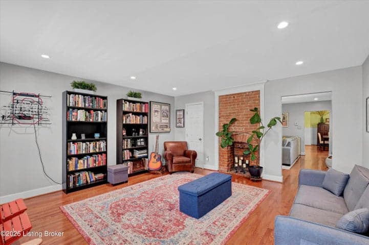 902 Ellison Ave, Louisville - photo 3 of 38