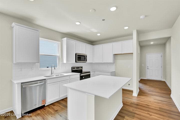 8800 Amaranth Dr, Louisville - photo 5 of 32