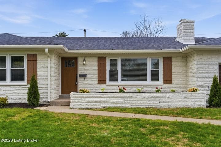 1510 Vivian Ln, Louisville - photo 4 of 64