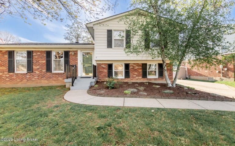 2823 Six Mile Ln, Louisville - photo 2 of 50