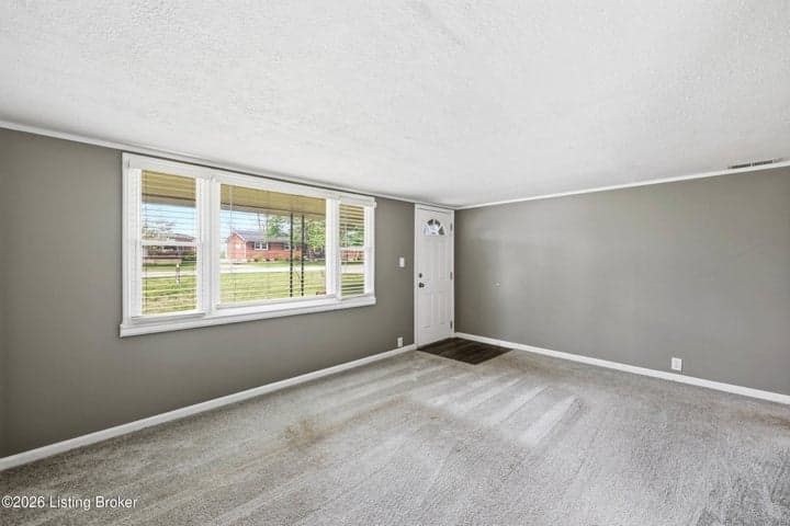 7125 Sky Blue Ave, Louisville - photo 4 of 30