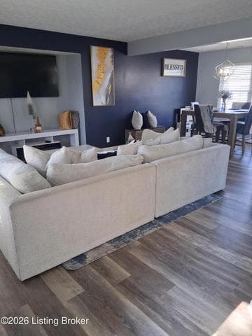 6111 Maravian Dr, Louisville - photo 5 of 20