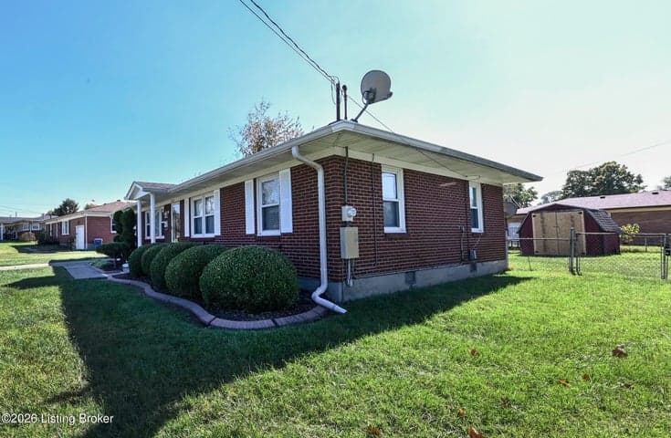 2528 Hampstead Dr, Louisville - photo 5 of 7