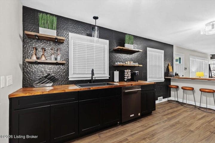 614 Bluegrass Ave, Louisville - photo 4 of 25